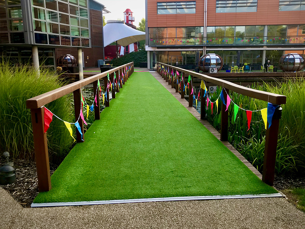 vodaFUN bridge with bunting